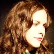 Amy Lavere - List pictures