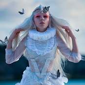 Kerli - List pictures