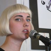 Molly Nilsson - List pictures