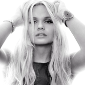 Alli Simpson - List pictures