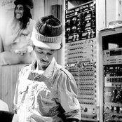 K'naan - List pictures