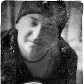 Lindsay D'arcy - List pictures