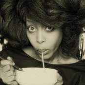 Erykah Badu - List pictures