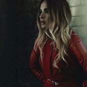 Jess Mills - List pictures