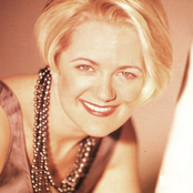 Nicki French - List pictures