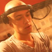 Headhunterz - List pictures