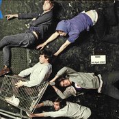 Maccabees - List pictures