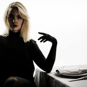 Emika - List pictures