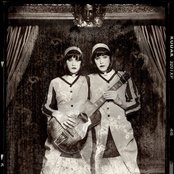 Evelyn Evelyn - List pictures