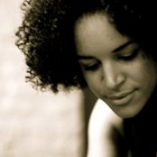 Laura Izibor - List pictures