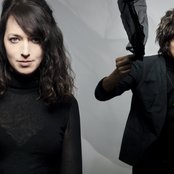 Cat's Eyes - List pictures