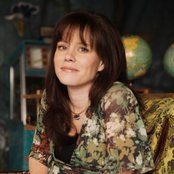 Sara Groves - List pictures