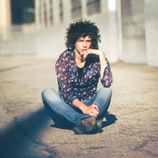 Julian Perretta - List pictures