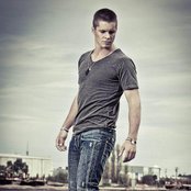 Johnny Ruffo - List pictures