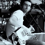 Adam Levine - List pictures