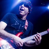 Joe Satriani - List pictures