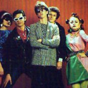 Alaska Y Los Pegamoides - List pictures