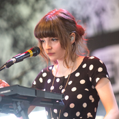 Chvrches - List pictures