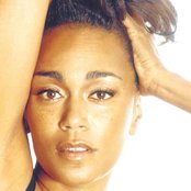 Caroline Henderson - List pictures