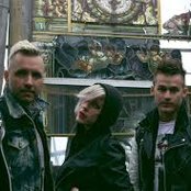 Five Knives - List pictures