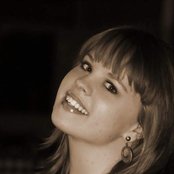 Holly Tucker - List pictures