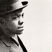 Larry Young - List pictures