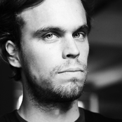 Peter Broderick - List pictures