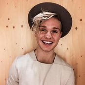 Benjamin - List pictures