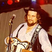 Waylon Jennings - List pictures