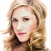 Lucy Woodward - List pictures