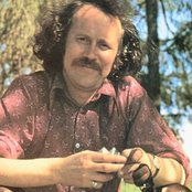 Archie Fisher - List pictures