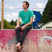 Chad Vangaalen - List pictures