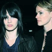 Uh Huh Her - List pictures