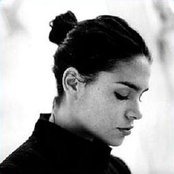 Leona Naess - List pictures