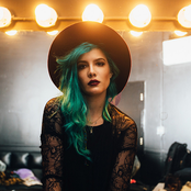 Halsey - List pictures
