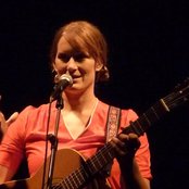 Laura Gibson - List pictures