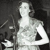 Vera Lynn - List pictures