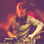 Bonobo - List pictures