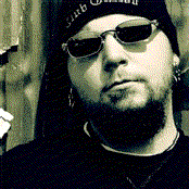 Ben Moody - List pictures