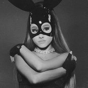 Ariana Grande - List pictures