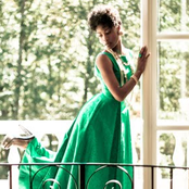 Algebra Blessett - List pictures