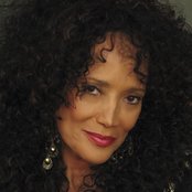 Carrie Lucas - List pictures