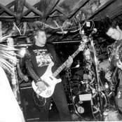 Aus Rotten - List pictures