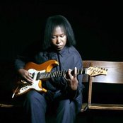 Joan Armatrading - List pictures