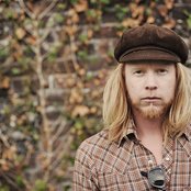 Stu Larsen - List pictures