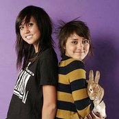 Meg & Dia - List pictures