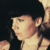 Sarah Neufeld - List pictures