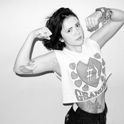 Kavinsky & Lovefoxxx - List pictures