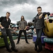 Them Crooked Vultures - List pictures