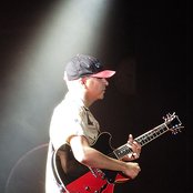 Tom Morello - List pictures